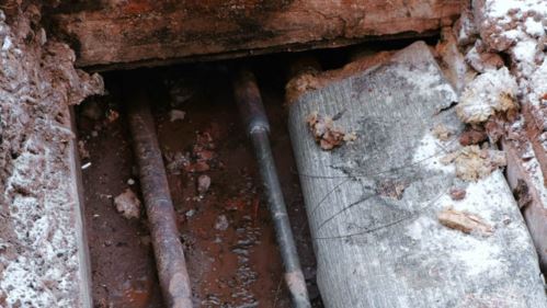 Burst pipes causing a slab leak in Miami